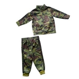 Adidas Camouflage Little boy 2-piece Jacket & pants set. Size 18 Months